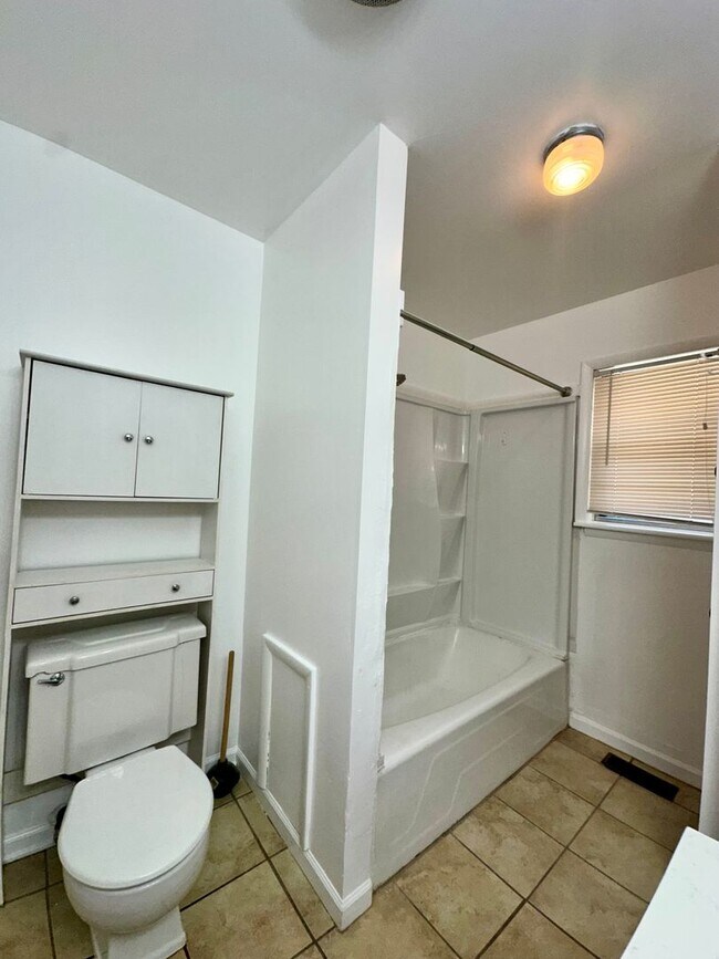 Building Photo - 3 BED 2 BATH-Longview Acres 2nd
