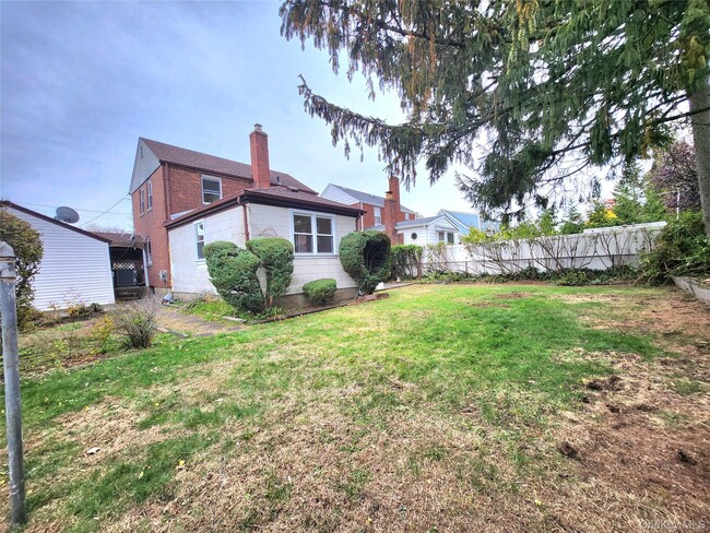 Building Photo - 306 Beebe Rd