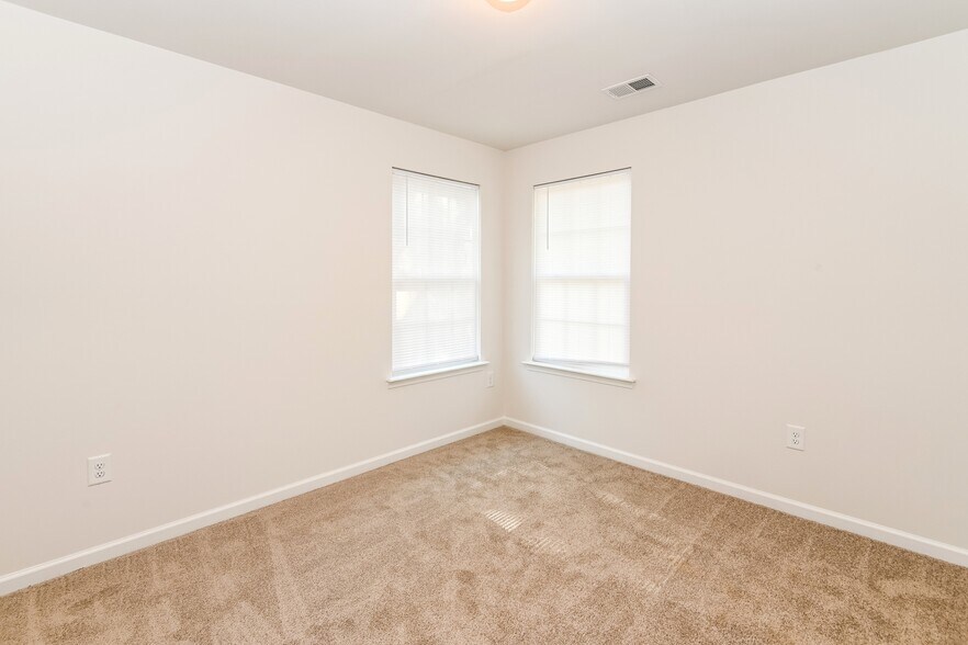 Building Photo - 5612 Woodard St
