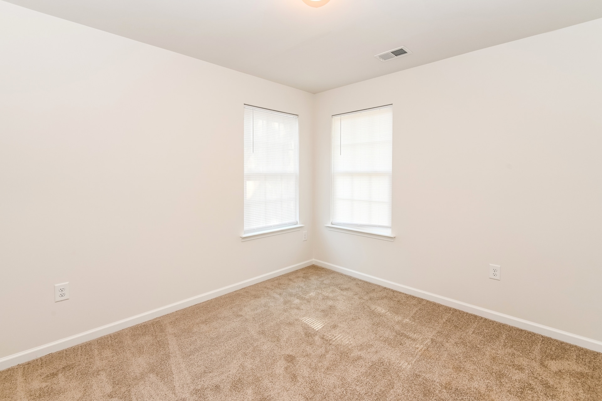 Building Photo - 5613 Phillips St