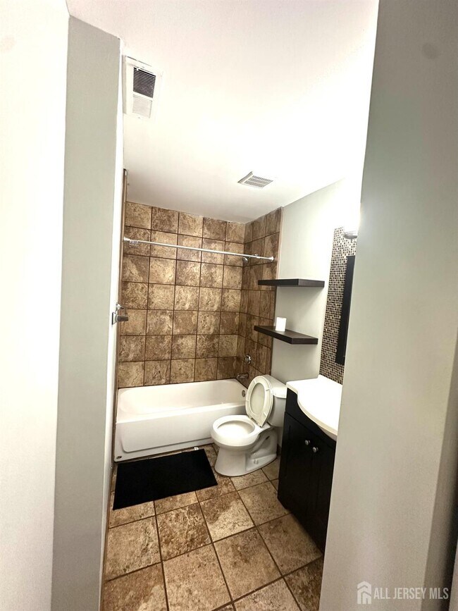 Building Photo - 4901 Ravens Crest Dr