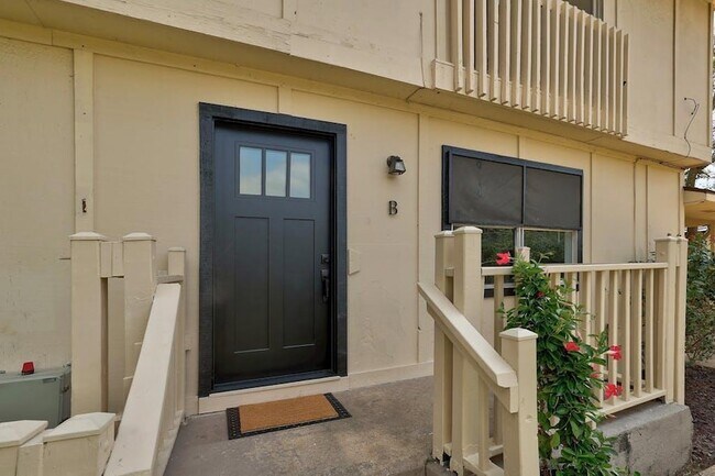 Building Photo - 5211 Thunderbird St