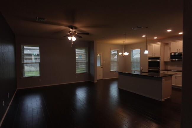 Building Photo - 1310 Stonewall Ridge