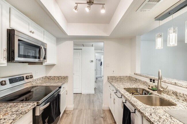Building Photo - 5352 W Port Au Prince Ln