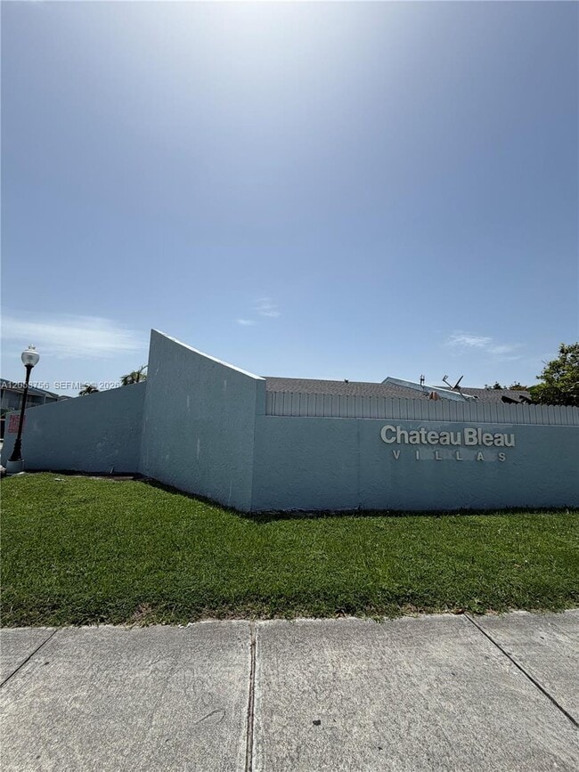 Building Photo - 3832 SW 107th Ave