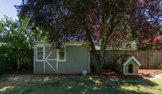 Building Photo - Updated Lake Oswego Home with Hardwood Floors, Large Deck & Owner-Paid Landscaping
