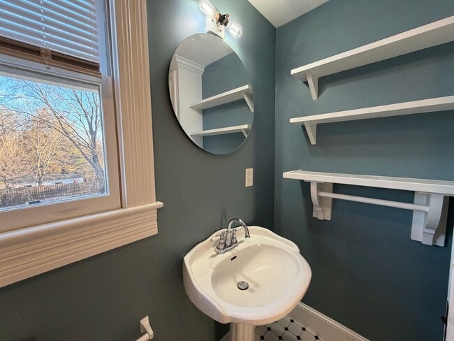 Building Photo - 5826 Railroad Ave