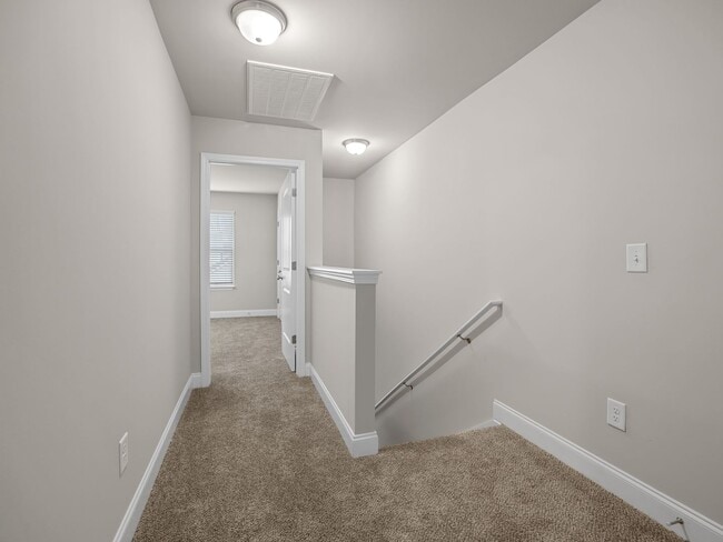 Building Photo - Charming two bedroom two and a half bathroom ready for you to call home!