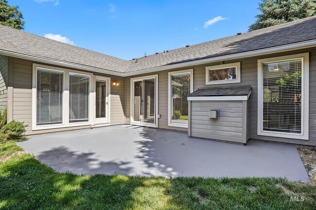 Building Photo - 11909 W Patrina Dr