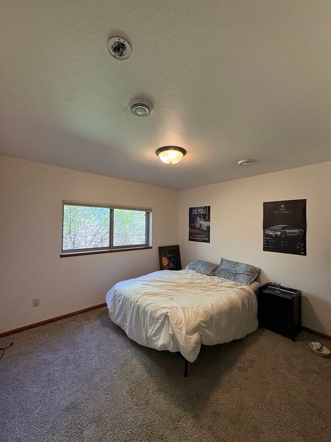 Building Photo - 3258 White Oak Ln