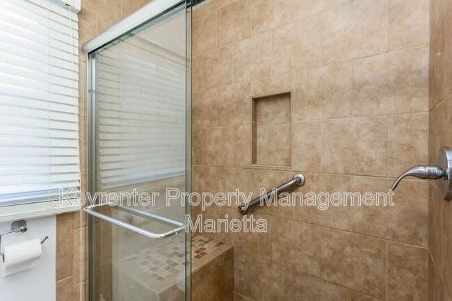 Building Photo - 540 Church Rd SE