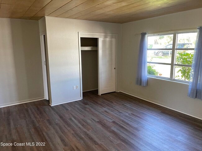 Building Photo - 2095 Pineapple Ave