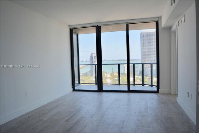 Building Photo - 121 NE 34th St