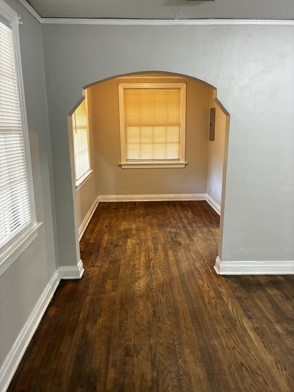 Building Photo - 565 Chestnut Dr