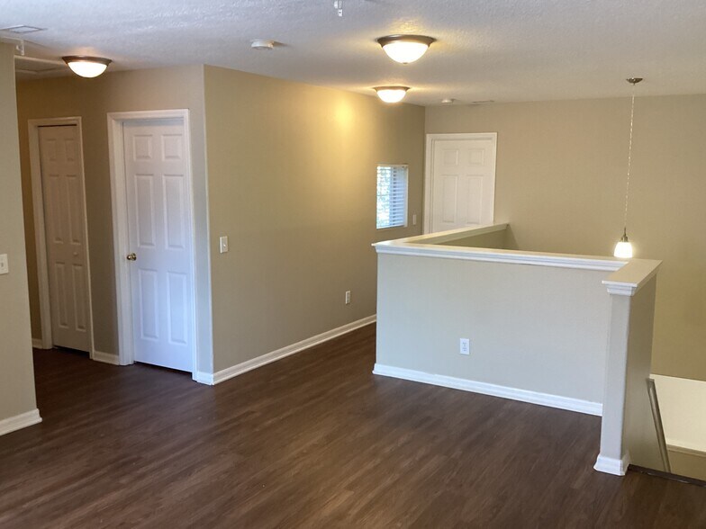 Building Photo - 1651 Mellon Way