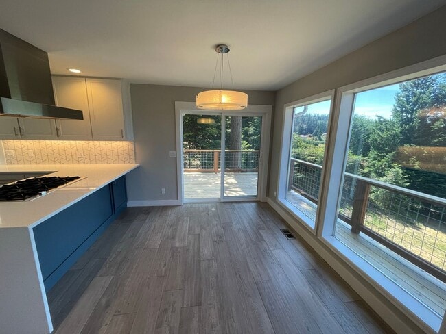 Building Photo - 14076 Rosario Rd