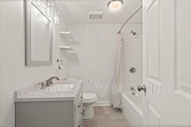 Building Photo - 4605 Harrison St