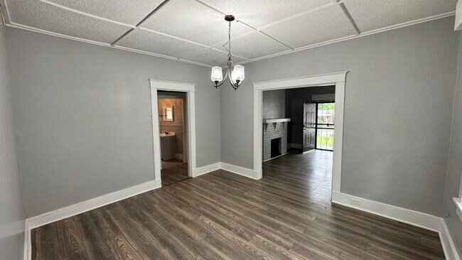 Building Photo - 3209 Choctaw Ave