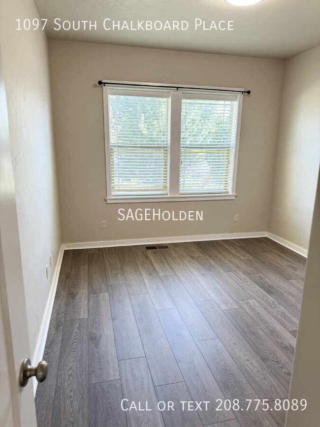 Building Photo - 1097 S Chalkboard Pl