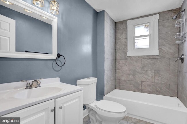 Building Photo - 426 N Belnord Ave