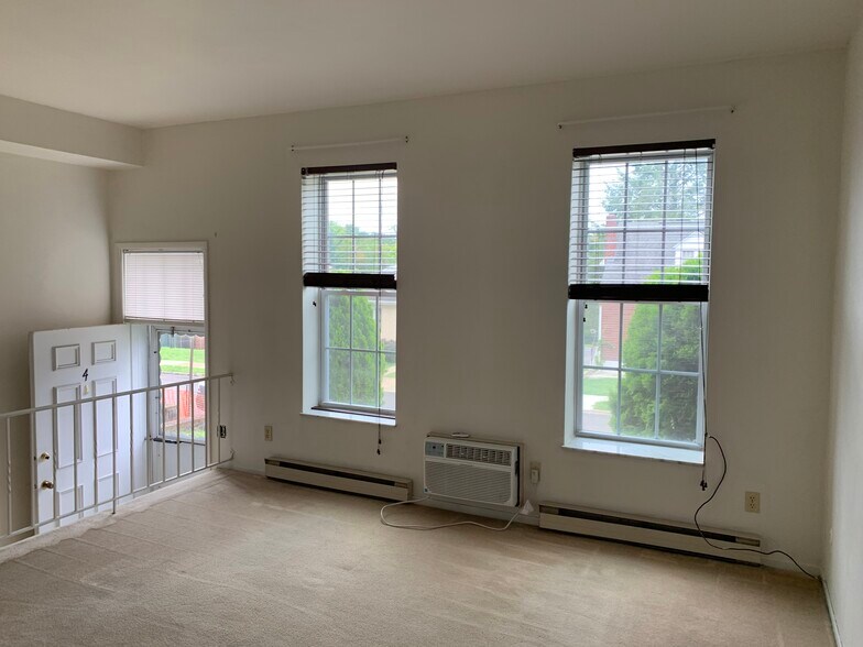 Building Photo - 315 Concord Ave