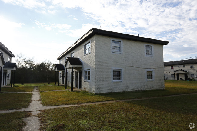 Building Photo - Azalea Court