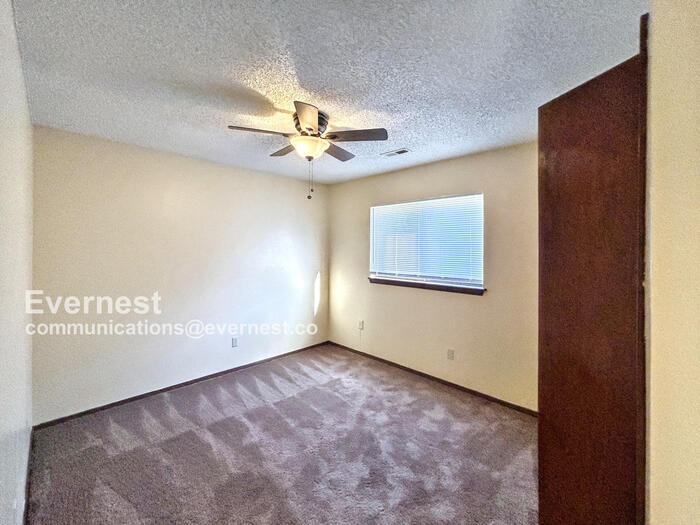 Building Photo - 2617 E Uintah St