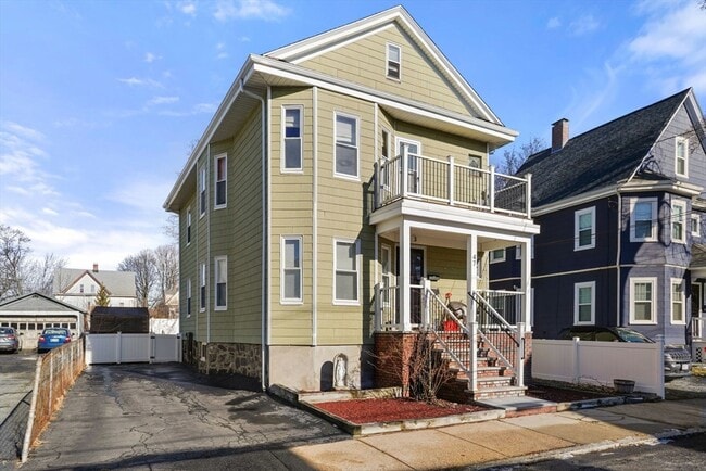 Building Photo - 47 Marshall St