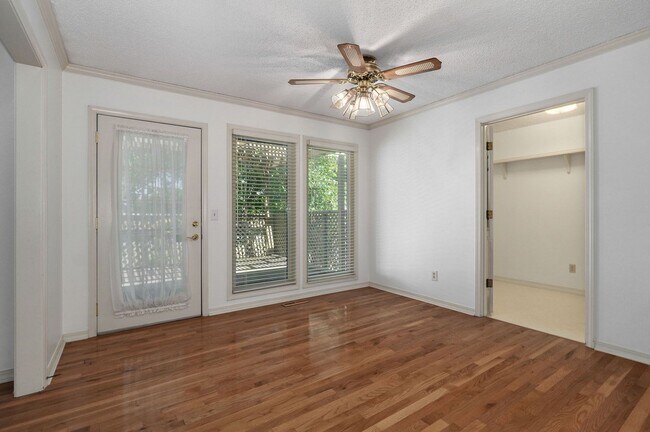 Building Photo - Charming 3 Bed | 2 Bath Home with Beautiful Outdoor Living