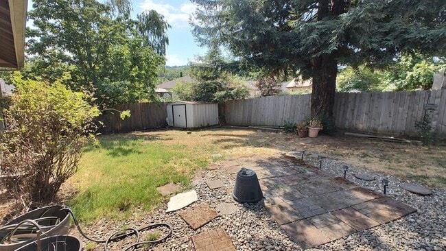 Building Photo - 2301 SE Chinaberry Ave