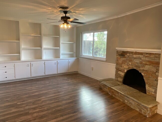 Building Photo - 8909 Dontree Way