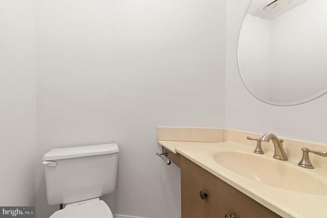 Building Photo - 10504 Pine Haven Terrace