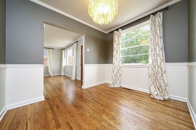 Building Photo - Picture-perfect 3BR/2BA brick bungalow In East Nashville!