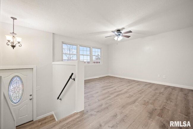 Building Photo - 6822 N Kimberly Dr