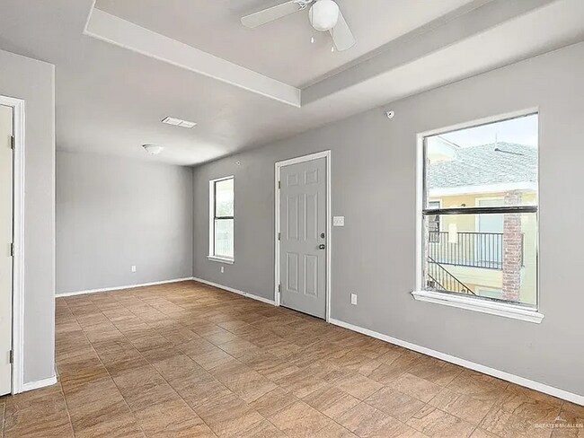 Primary Photo - 2416 E Rogers Rd