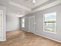 Building Photo - 2416 E Rogers Rd