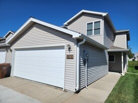 Building Photo - 3512 McLaughlin Dr