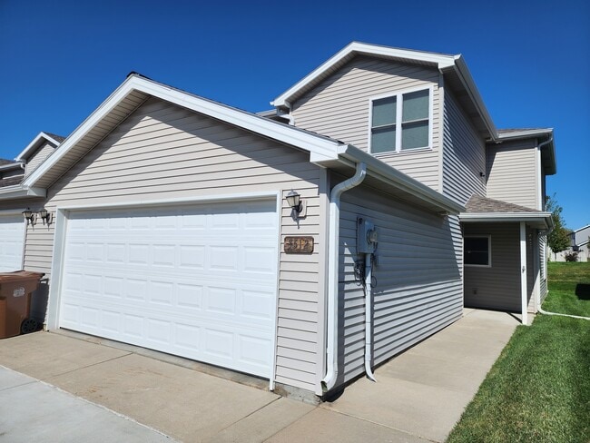 Building Photo - 3512 McLaughlin Dr