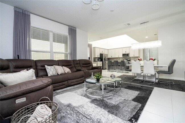 Building Photo - 15205 Shonan Gold Dr