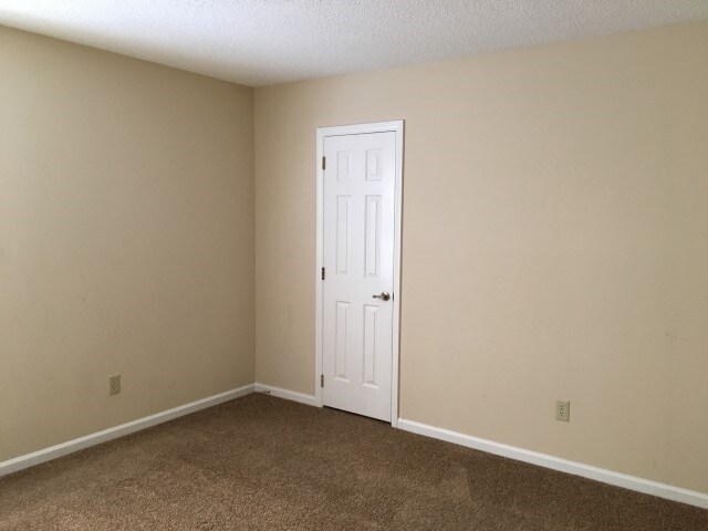 Building Photo - 2601 Briar Ridge Dr