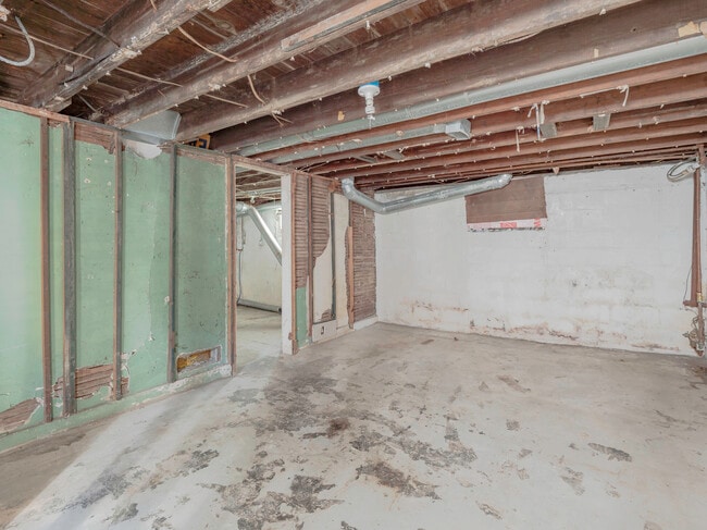 Building Photo - 540 Avon St