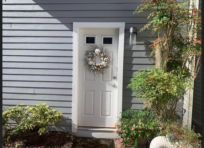 Building Photo - Studio Apartment in the Haile Village Center!