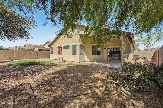 Building Photo - 4255 E Cherry Hills Dr