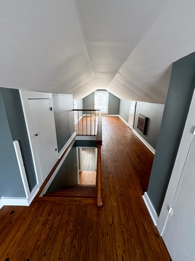 Building Photo - 2 Bedroom Pet Friendly Home For Rent in Hopkinsville!