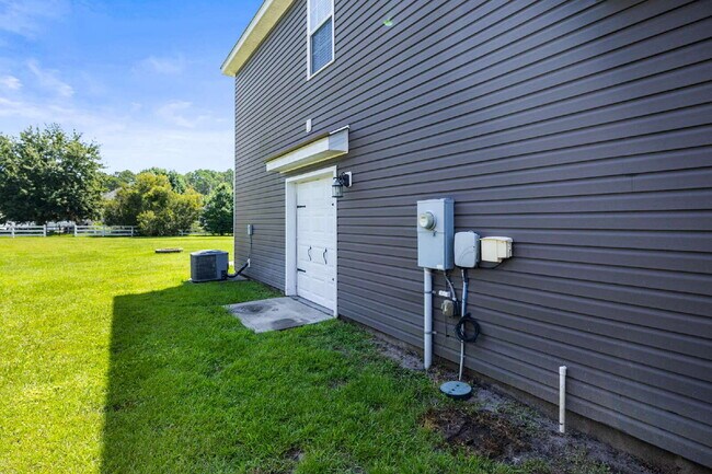 Building Photo - Spacious 5-Bedroom Home for Rent in Rincon!
