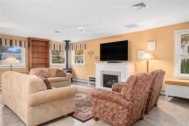 Building Photo - 14 Betty Hill Rd