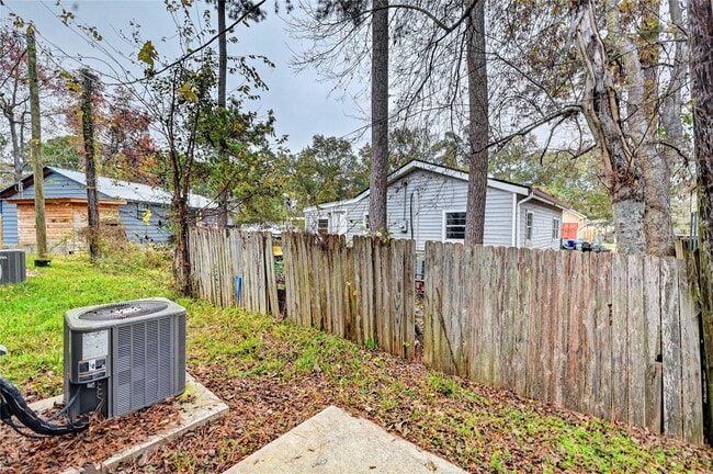 Building Photo - 10196 Barberry St