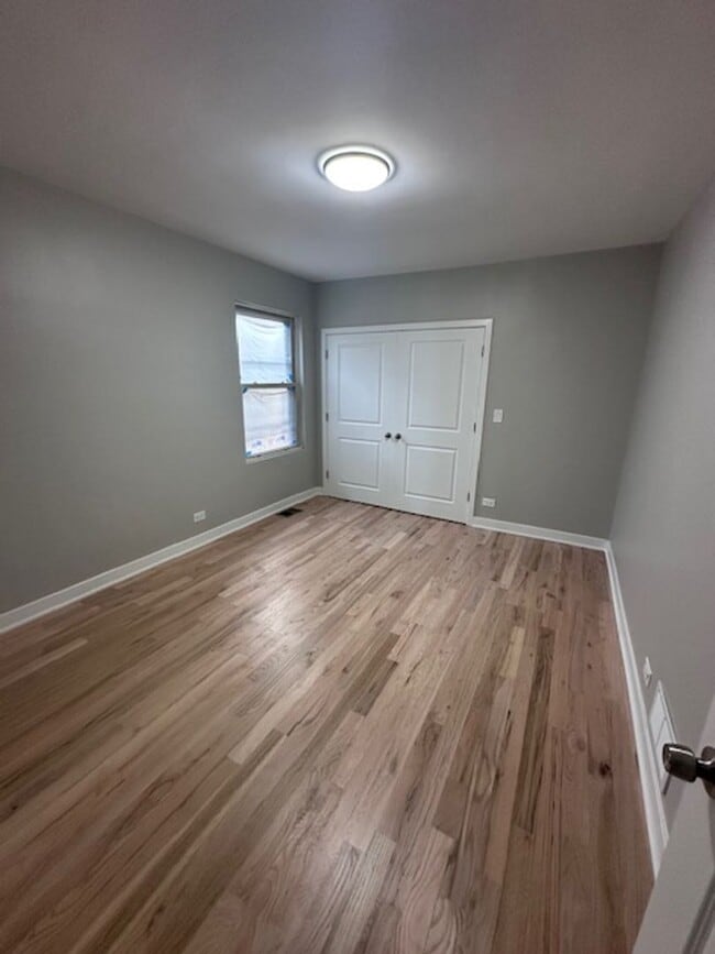 Building Photo - Clearing single family for rent