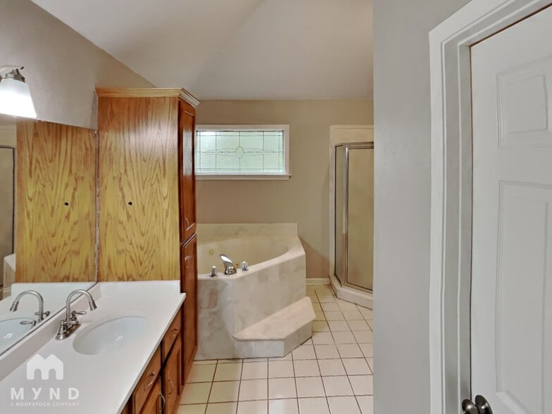 Building Photo - 9437 Bryant Trent Blvd