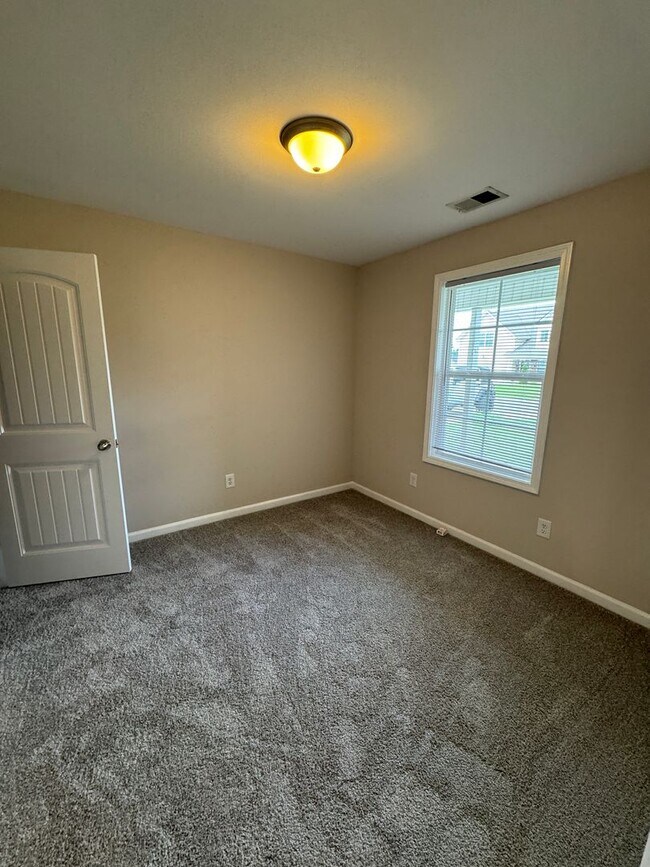 Building Photo - 1529 Gambill Wood Dr